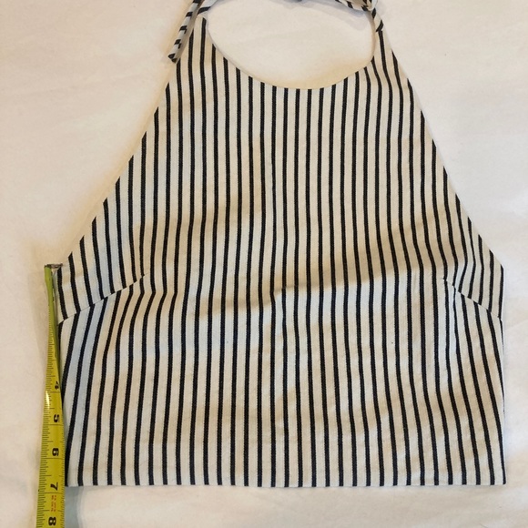 Alice & Olivia cropped halter - Picture 4 of 10